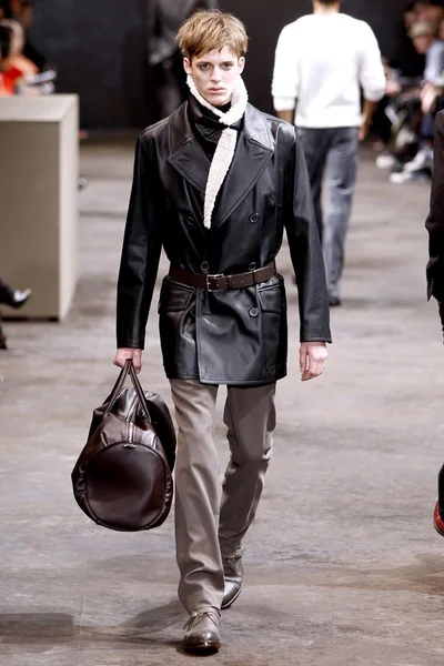 Look 12